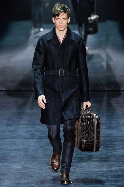 Look 7